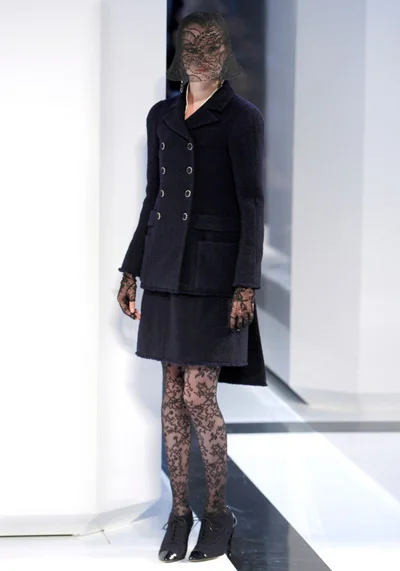 Look 10